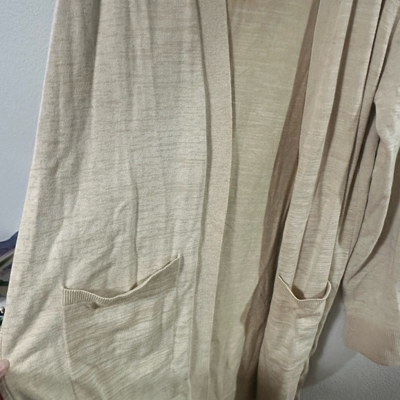 Duluth Trading Co Women's Cream Cardigan - Picture 3 of 4